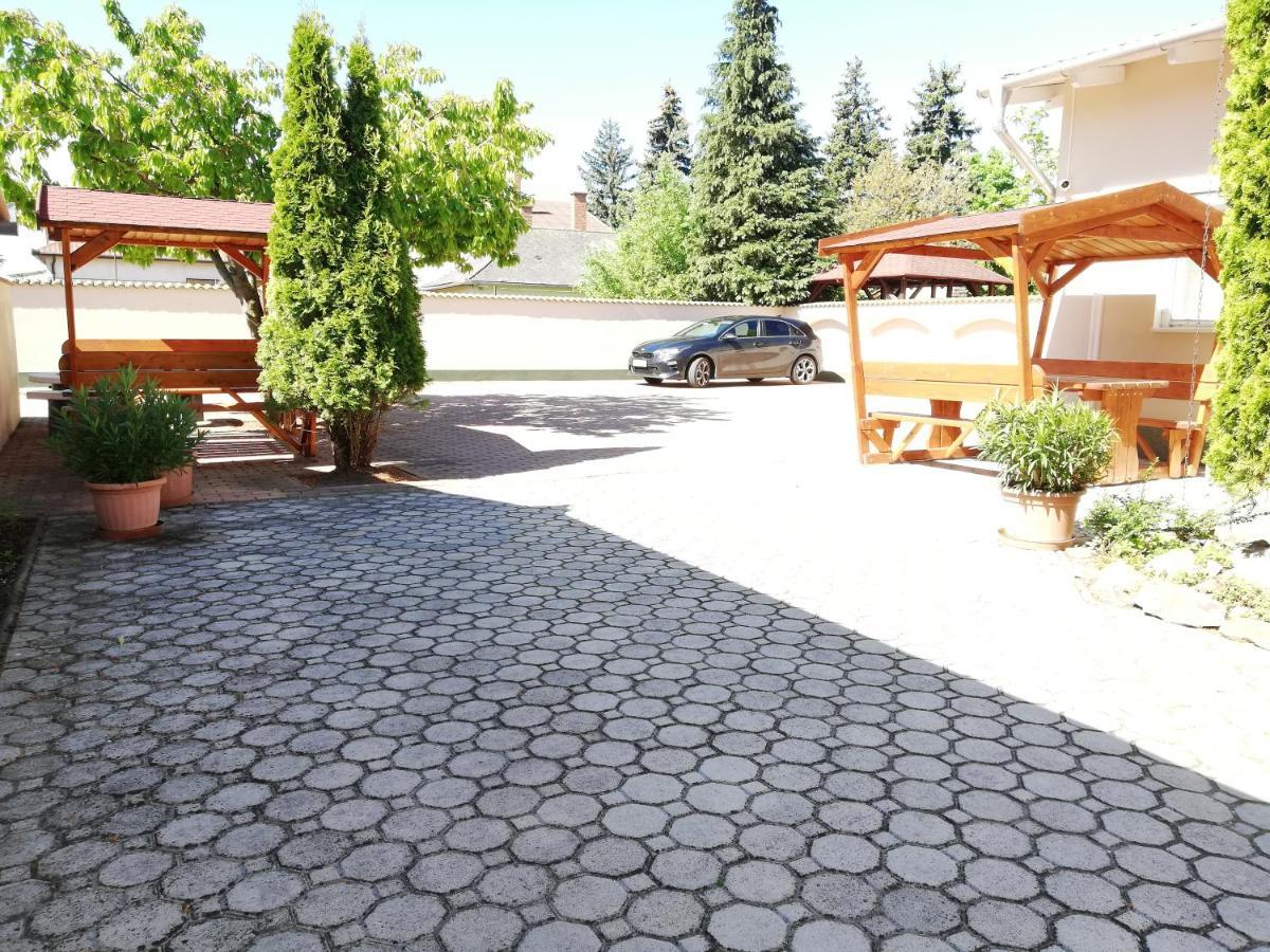 Imola Es Andrea Apartmanhaz Hajdúszoboszló Dış mekan fotoğraf